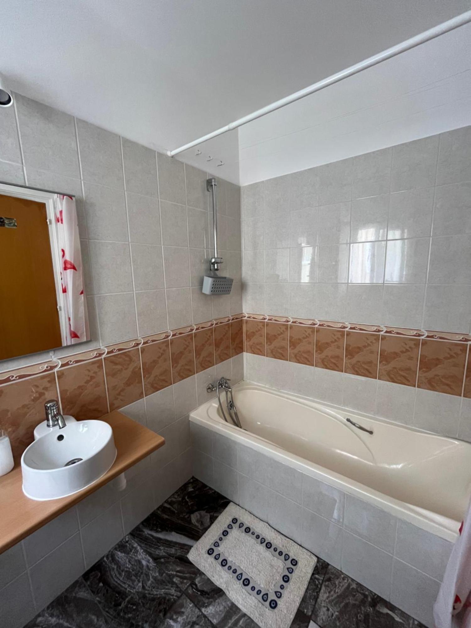 Apartment In Residential Complex With Pool Hlóraka Kültér fotó